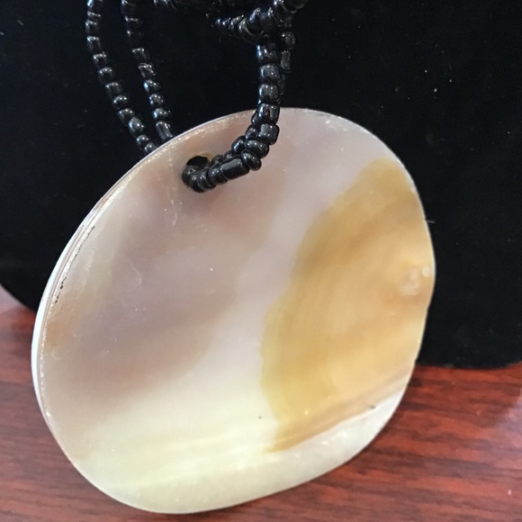 Hand Painted Shell Necklace Set - Picture 4 of 4